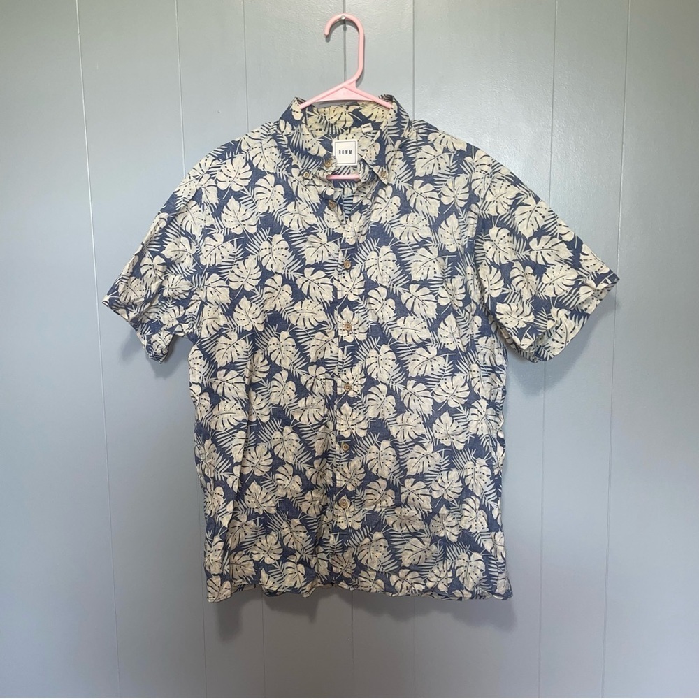 ROWM Short Sleeve Hawaiian Flower Button Down Shirt Large Blue Cream